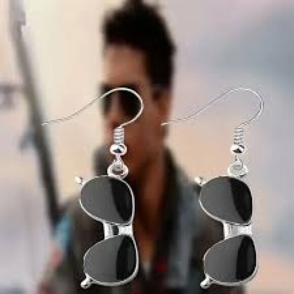 Elegant Black and Silver Drop Earrings - Picture 2 of 3